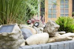 LuxForm Hybride Solar Rotslamp Nebraska 15-30 Lumen 6 LuxForm Hybride Solar Rotslamp Nebraska 15-30 Lumen -Tuingereedschap Verkoop image 1729