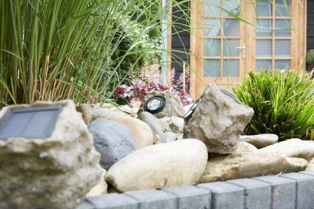 LuxForm Hybride Solar Rotslamp Nebraska 15-30 Lumen 4 LuxForm Hybride Solar Rotslamp Nebraska 15-30 Lumen - Afbeelding 2