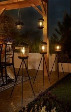 LuxForm Solar Lighthouse Tripod -Tuingereedschap Verkoop image 1794