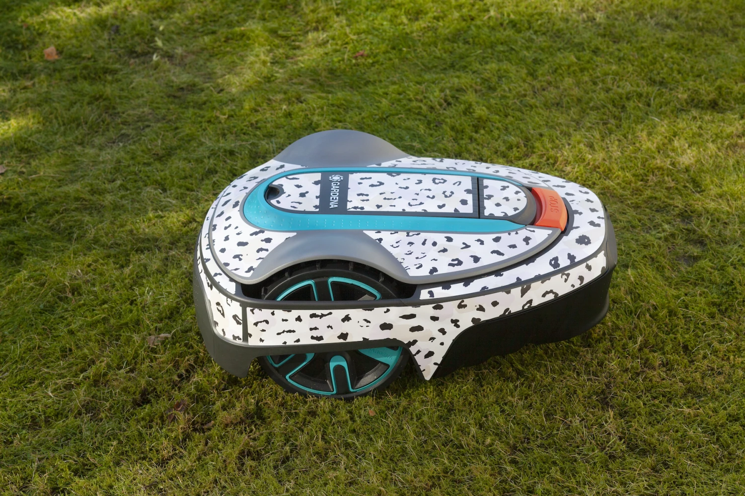 Twinckels Outfit Voor Gardena Robotmaaier 250/350/500 - Panter Roze 4 Twinckels Outfit Voor Gardena Robotmaaier 250/350/500 - Panter Roze - Afbeelding 2