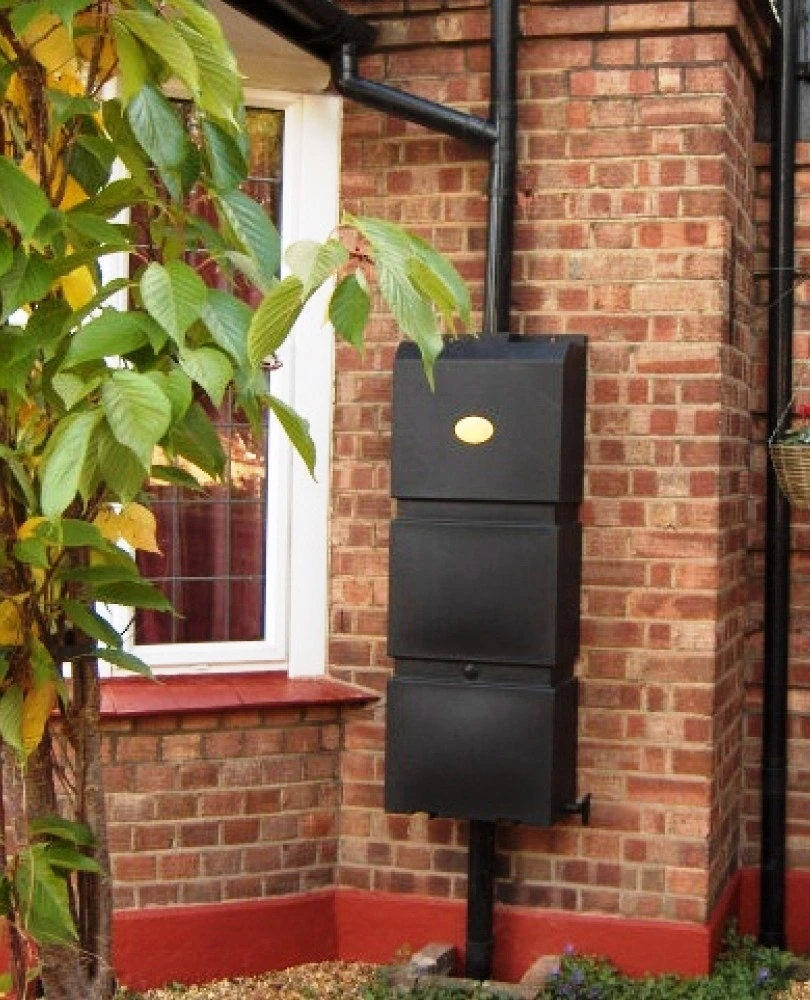 Prestige Wand Regenton Zwart 100L (incl. Plastic Kraantje) 3 Prestige Wand Regenton Zwart 100L (incl. Plastic Kraantje)