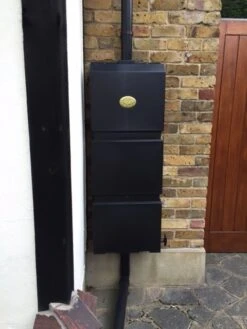 Prestige Wand Regenton Zwart 100L (incl. Plastic Kraantje) 7 Prestige Wand Regenton Zwart 100L (incl. Plastic Kraantje) -Tuingereedschap Verkoop image 862