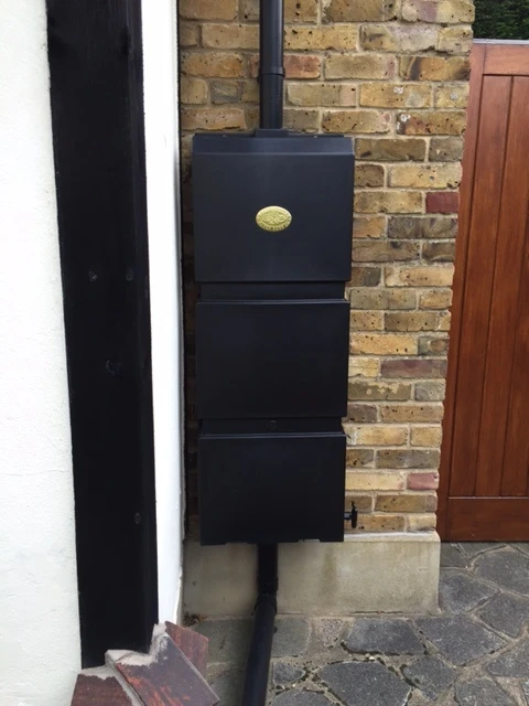 Prestige Wand Regenton Zwart 100L (incl. Plastic Kraantje) 5 Prestige Wand Regenton Zwart 100L (incl. Plastic Kraantje) - Afbeelding 3